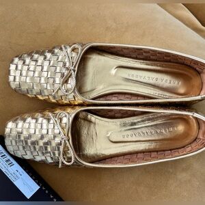 Freda Salvador Square Toe Gold Woven Ballet Flats, brand new